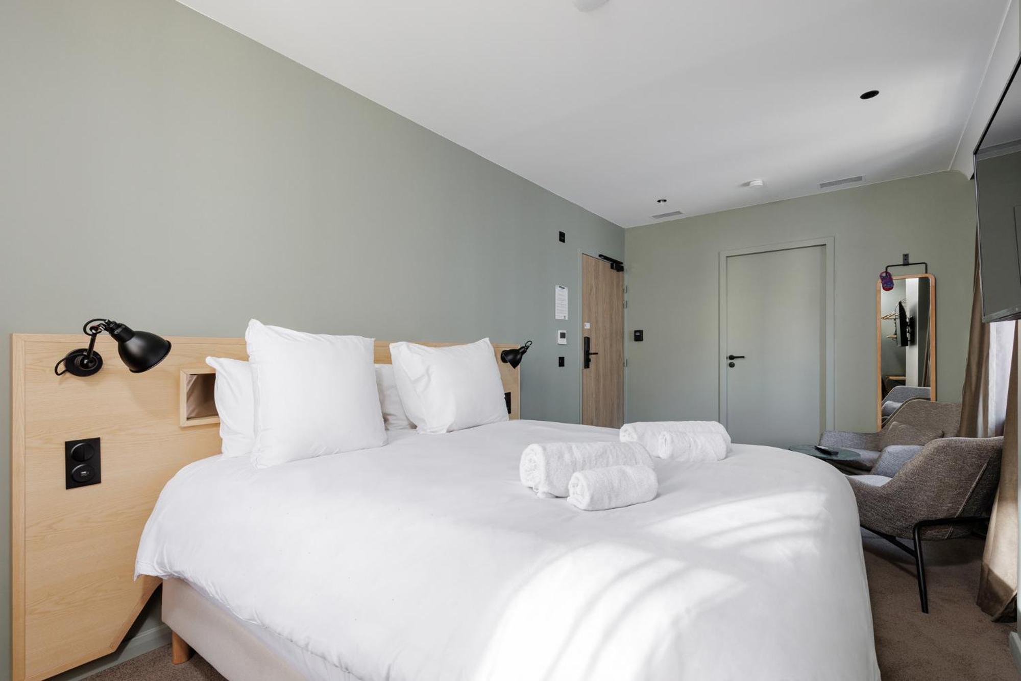 Hotel Des Sept - Entree Autonome, Reception En Ligne - Encore Mieux Orlean Zewnętrze zdjęcie